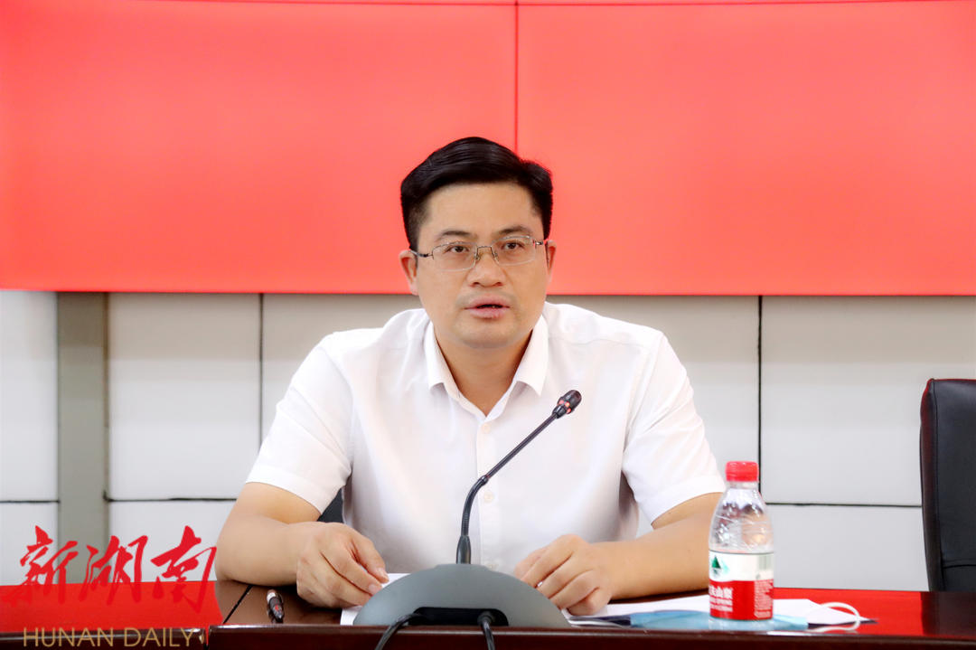 余勋伟为全县村(社区)干部、“两新”党组织书记等上党课_邵阳头条网